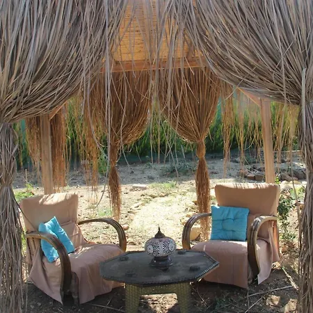 Alojamento de Acomodação e Pequeno-almoço Secluded Apart Surrounded By Nature In Kusadasi *